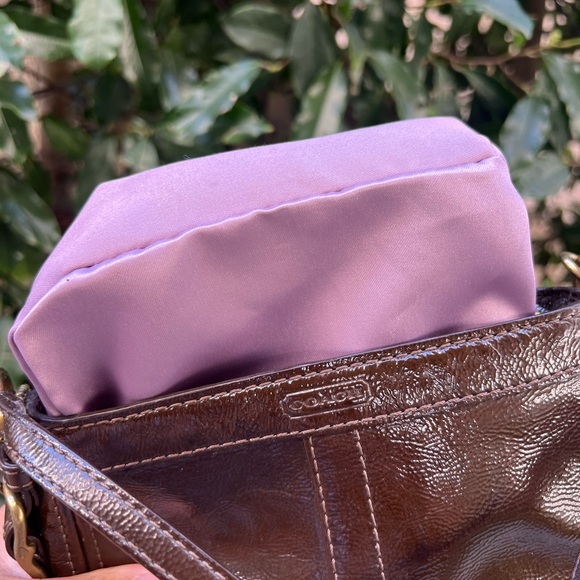 Coach Zoe mini chocolate brown patent leather - Picture 12 of 13